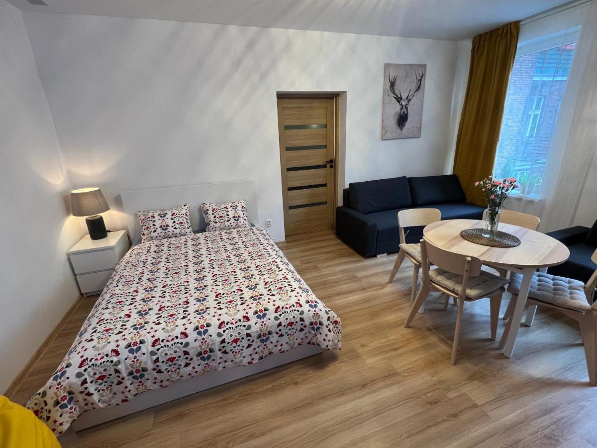 Wood Apartment 卡托维兹 外观 照片